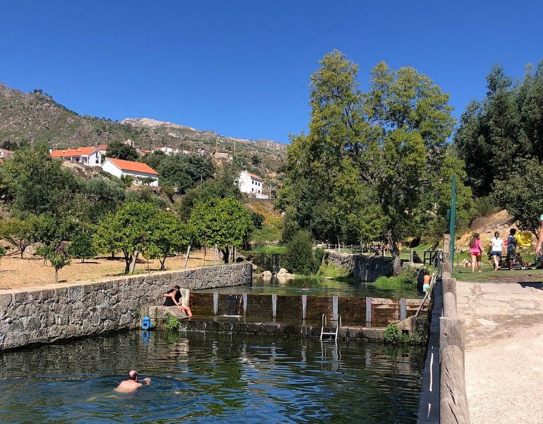 Praia Fluvial De Castelo Novo , Portugal